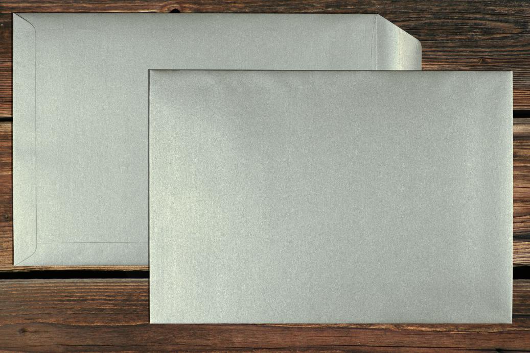 Versandtaschen 220x312 mm Nassklebend Metallic Silver Pearl 120 g/qm